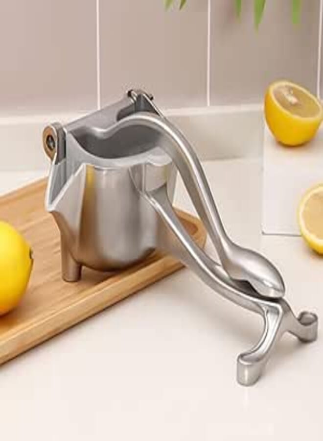 Spaceshoop Manual citrus juicer. Luxury fruit juicer - made of high-quality metal alloy. Easy to use. Easy to clean. 1 piece.