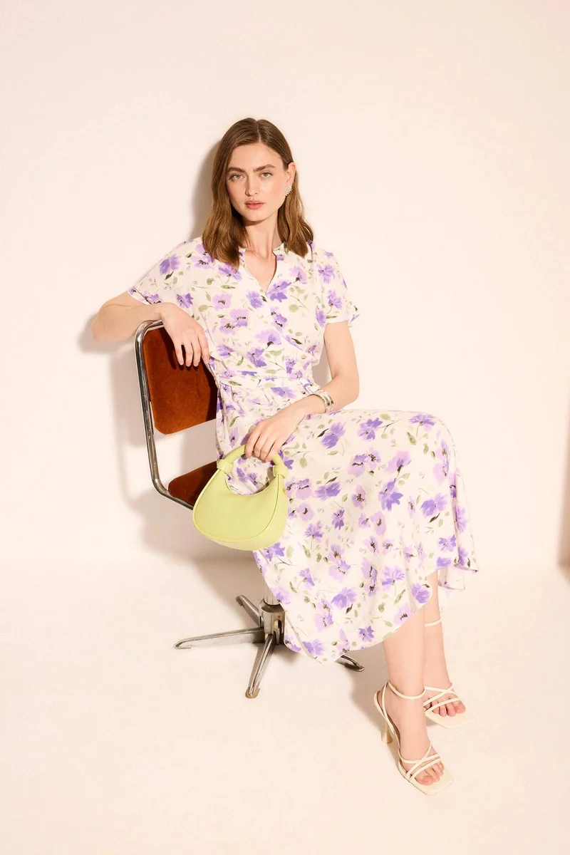 ديفاكتو A Cut Crew Neck Printed Dress