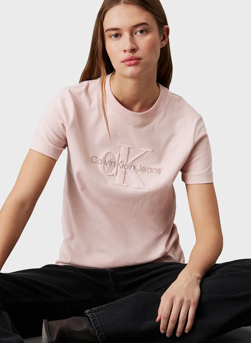 كالفن كلاين جينز Chenille Monologo Regular Tee