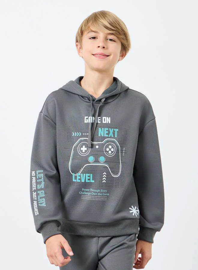 ستايلي مجموعة من هودي واسع مع جوغر