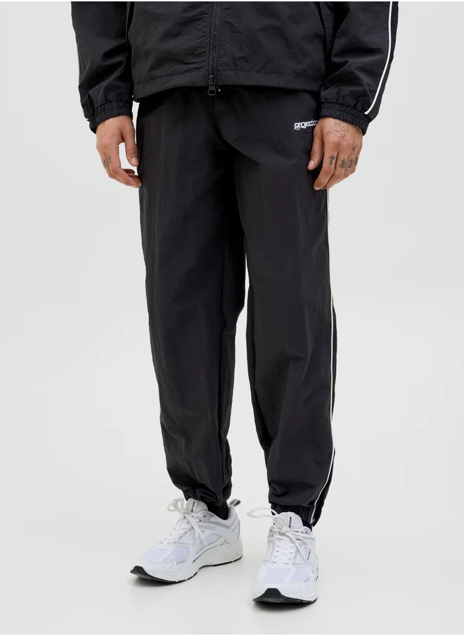 جاك اند جونز Jack & Jones Mid Rise Relaxed Fit Piped Joggers