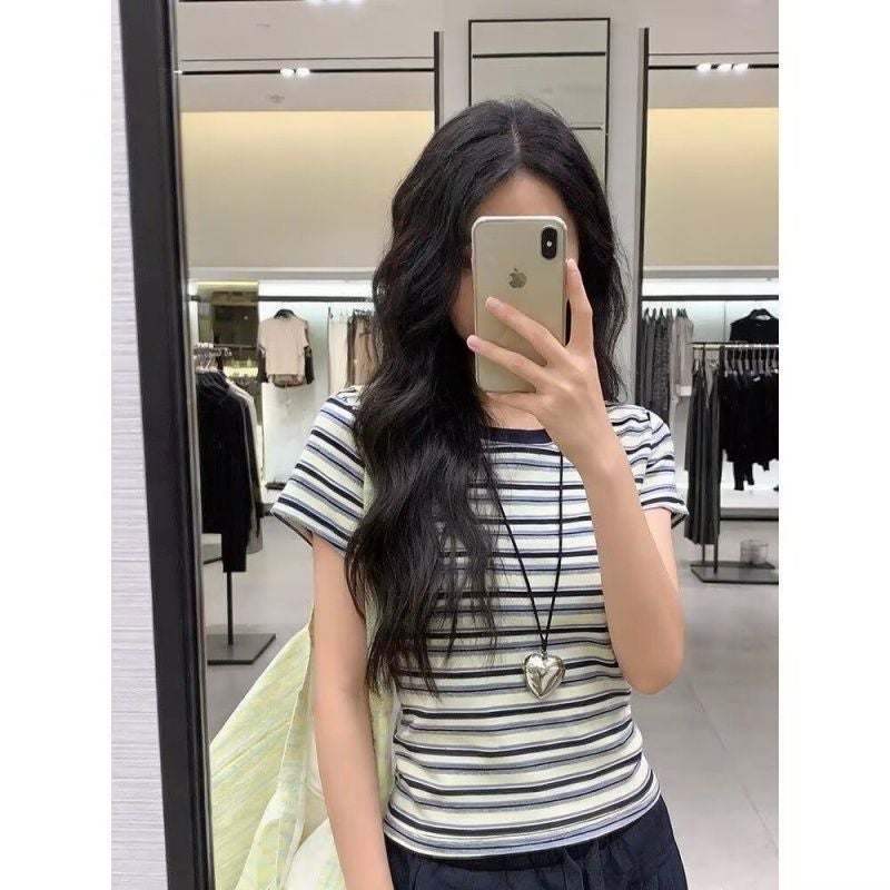 Women's Striped Short Sleeve T-Shirt Slim Fit Round Neck - Image 1