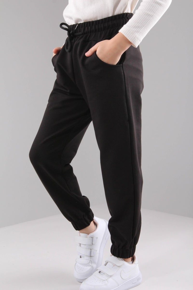 Perendi Elastic Comfortable Cut Pocketed Girls Tracksuit Bottoms Black  - Image 5