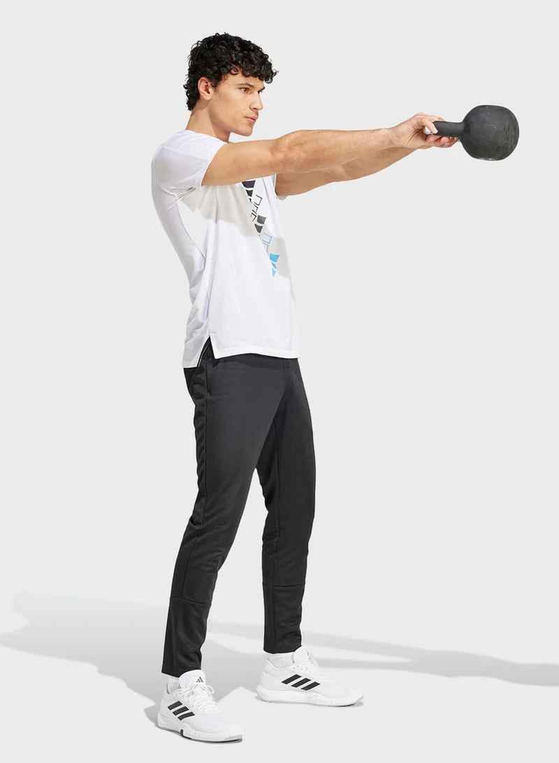 adidas تيشيرت جرافيك بشعار Aeroready D4T