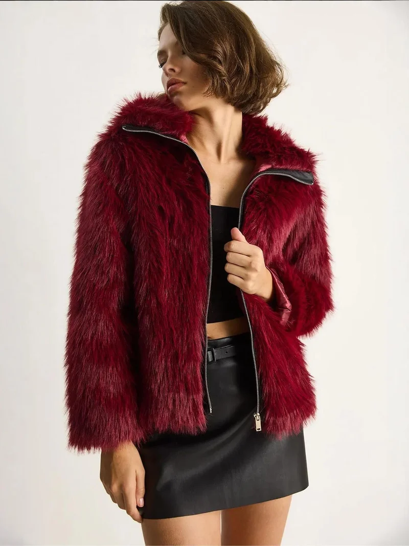 Bianco Lucci Relaxed Fit Cropped Faux Fur Jacket with Zip Front