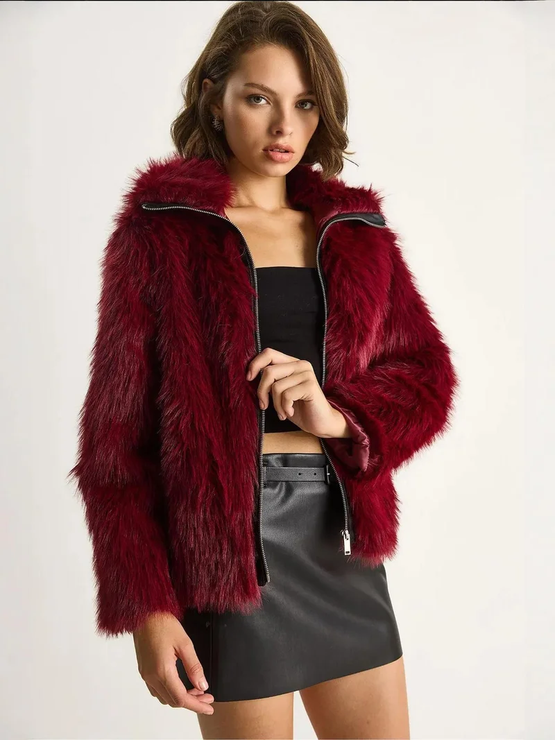 Bianco Lucci Relaxed Fit Cropped Faux Fur Jacket with Zip Front