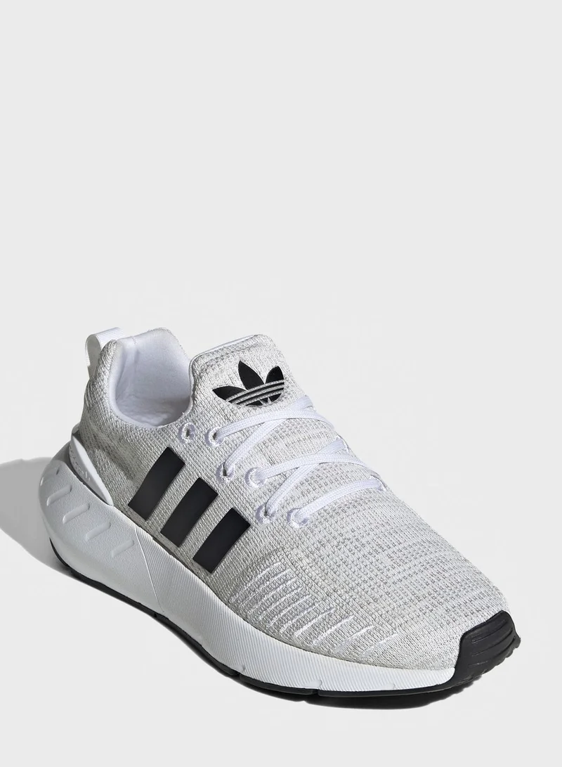 adidas Originals Youth Swift Run 22