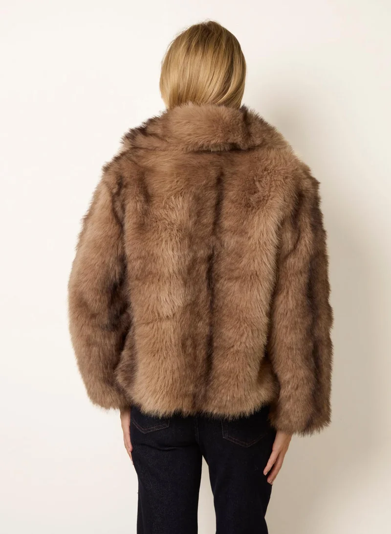 بلو فانيلا Faux Fur Short Coat