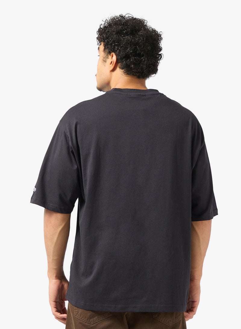 NEW ERA MLB League Essential Oversized New York Yankees T-Shirt - Image 2