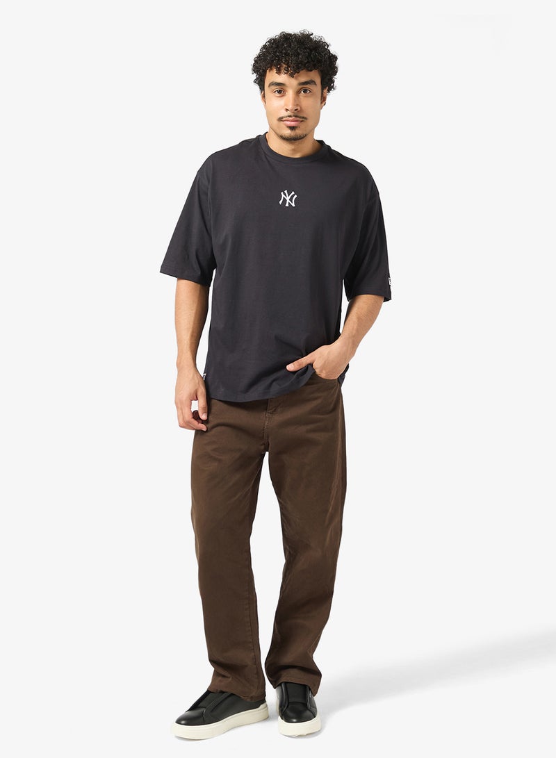 NEW ERA MLB League Essential Oversized New York Yankees T-Shirt - Image 4