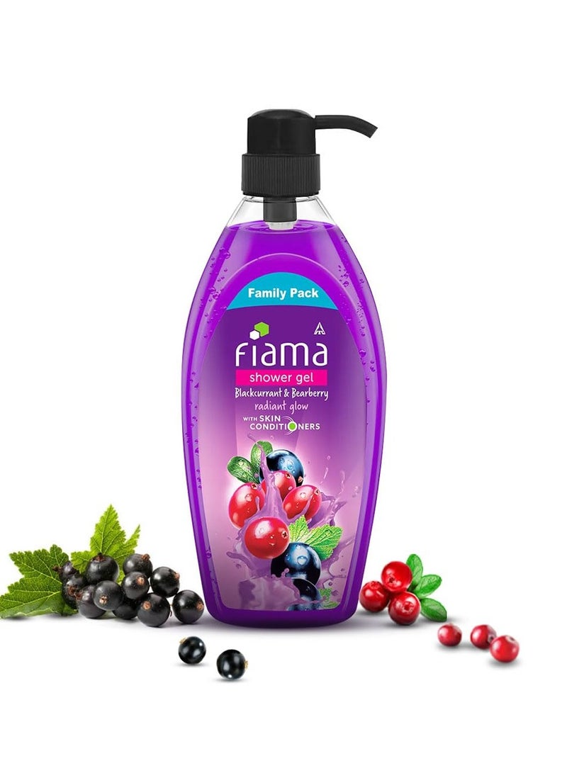 فياما جل غسيل الجسم Fiama Body Showh Blackcurrant & Bearberry، حزمة عائلية 895 مل، غسول الجسم للنساء والرجال مع مكيفات الجلد للتوهج المشع - Image 1