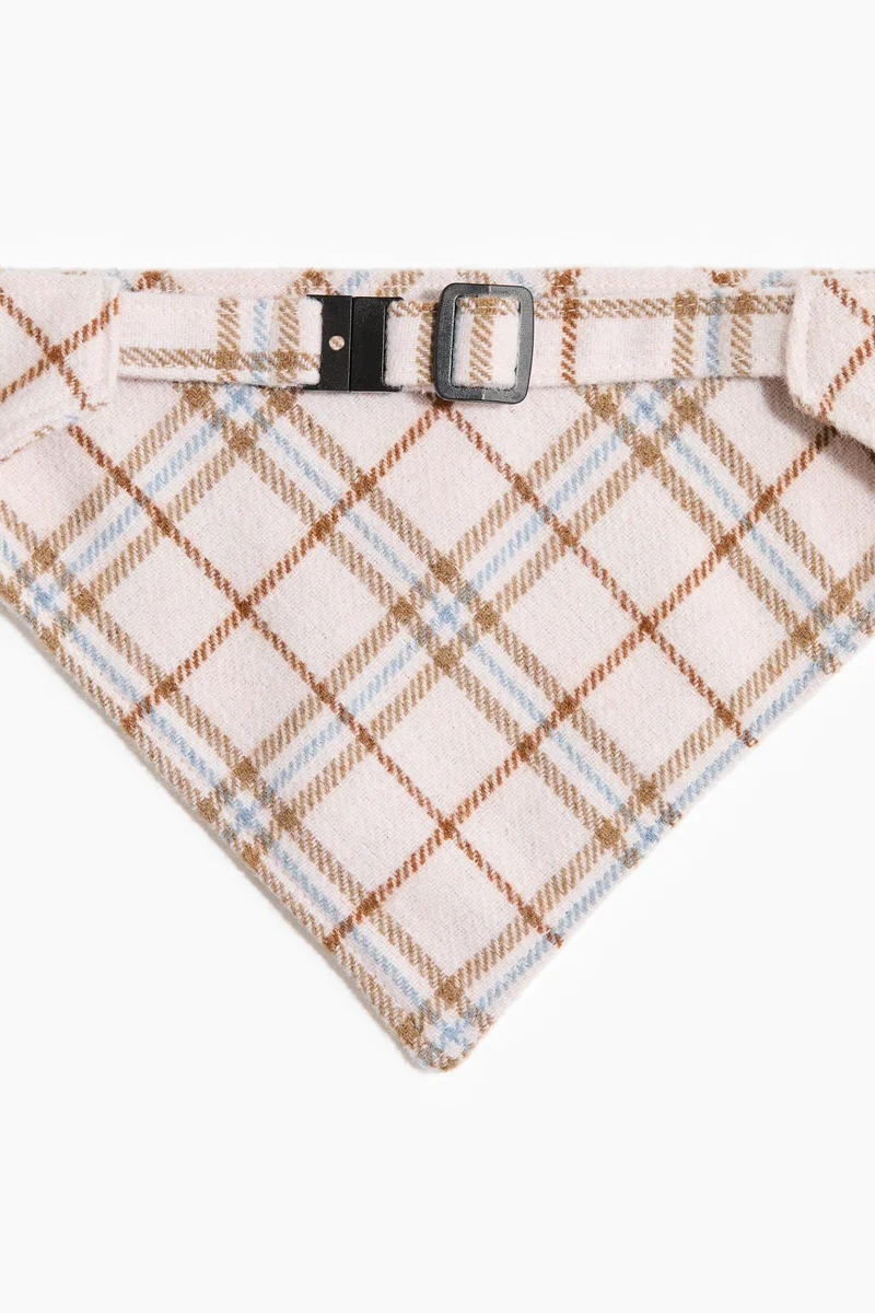 اتش اند ام وشاح للكلاب