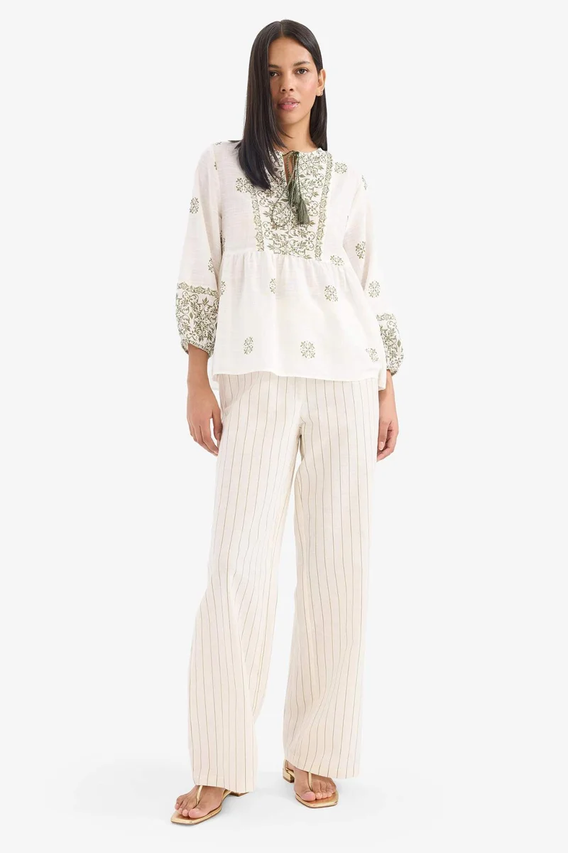 ديفاكتو Regular Fit Striped Poplin Trousers