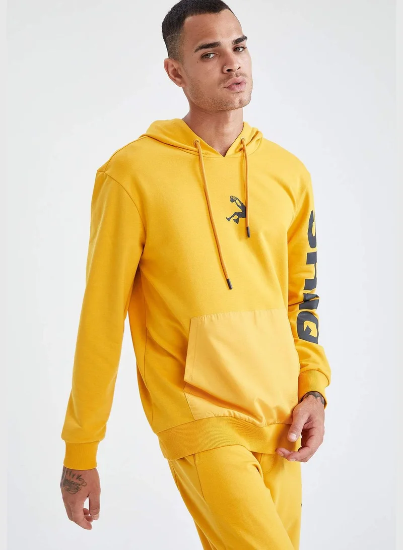 DeFacto Shaquille O'Neal Licenced Standard Fit Long Sleeve Sweatshirt
