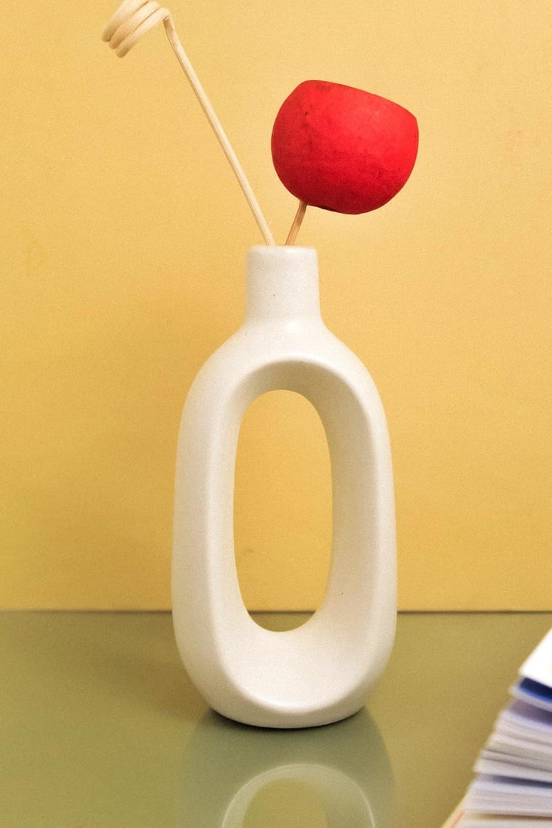 Purezento Modern Decorative Kieko Donut Vase Ceramic for Home Decor Centerpieces Office or Living Room with Unique Quality for Home Decor Flowers Pot Bedroom Side Corners White6 Inch - Image 3