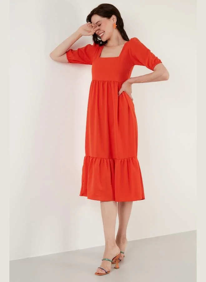 ليلا فستان طويل مكشكش بياقة مربعة مريح من ليلا للنساء