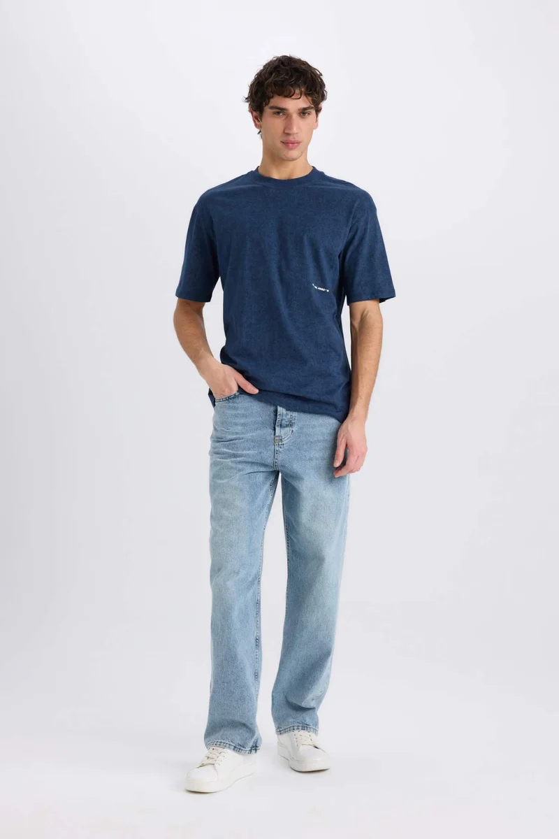 ديفاكتو Boxy Fit Crew Neck Printed Short Sleeve T-Shirt
