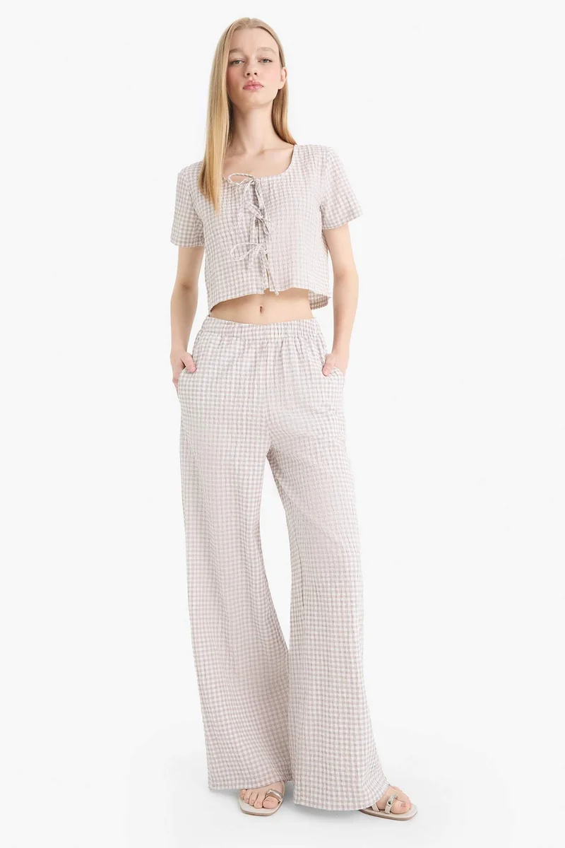 ديفاكتو Regular Fit V Neck Crinkle Fabric Blouse
