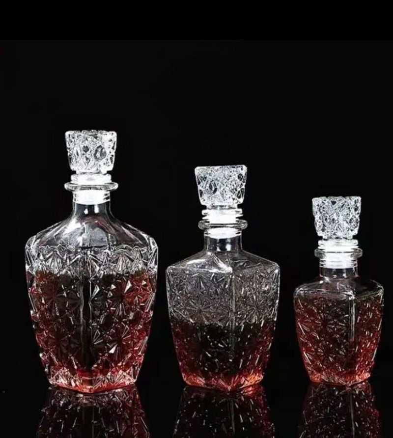 Generic Vintage Crystal Glass Decanter with Decorative Pattern, 1000ml Capacity, Leak-Proof Glass Lid, Ideal for Liquor, .sew - Image 2