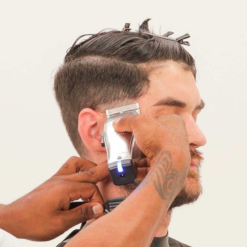 Andis أنديس 12660 ماكينة حلاقة احترافية سلكية ولاسلكية مع شفرة فولاذية كربونية قابلة للتعديل للحلاقة القريبة فضية - Image 5