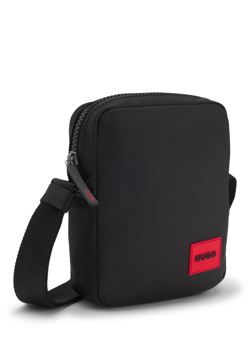هوجو حقيبة ريبورتر بشعار أحمر