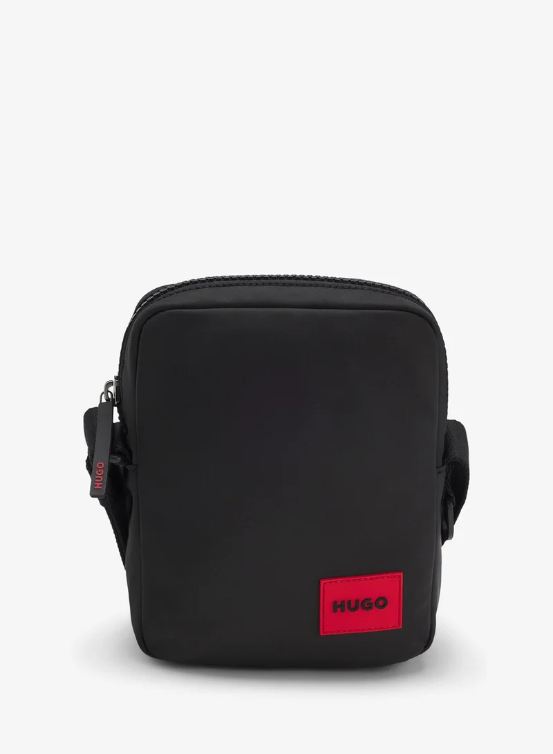 هوجو حقيبة ريبورتر بشعار أحمر