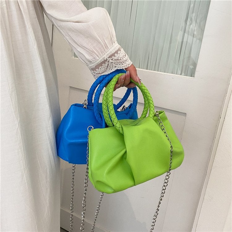 Fashion Woven Handle Cloud Bag 2025 New Trendy Solid Color Women's Pouch Wrinkled Soft Leather Chain Crossbody Bag - Image 4