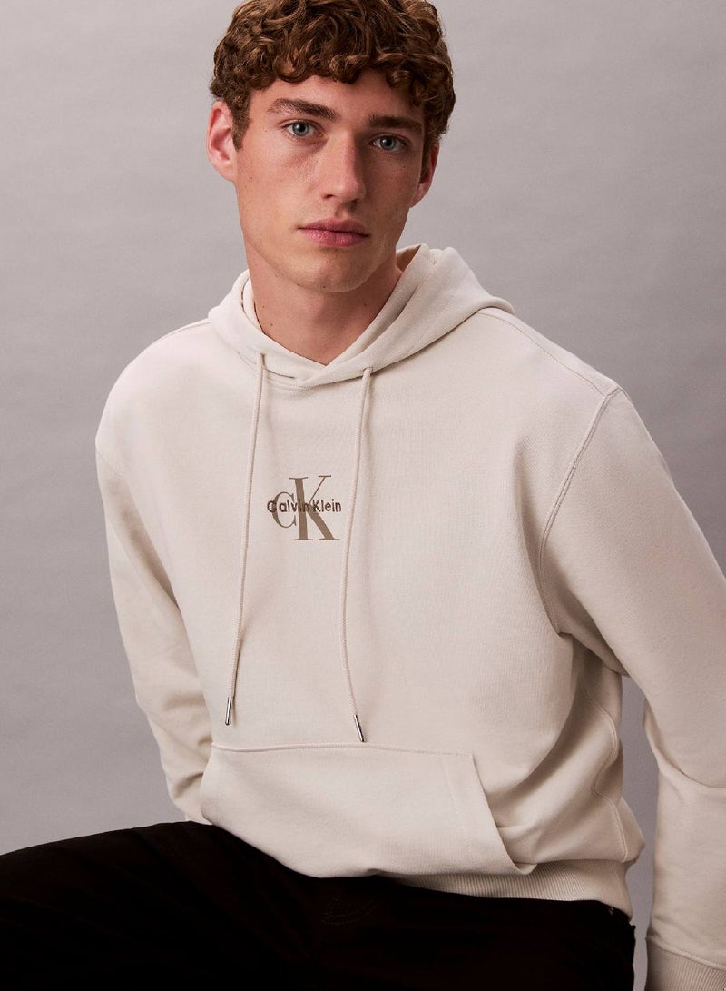 كالفن كلاين جينز هودي مزين بالشعار بقصّة مريحة - Image 3