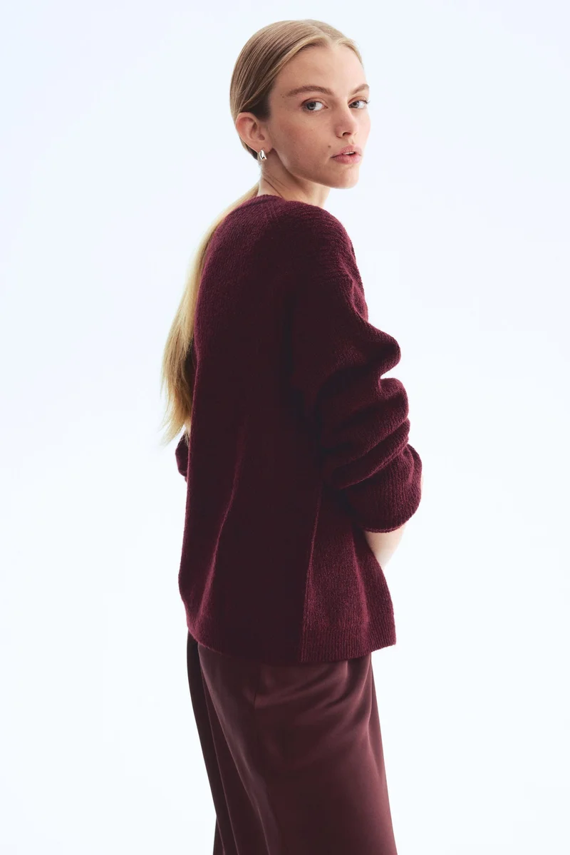 اتش اند ام كنزة محبوكة بتصميم مرن