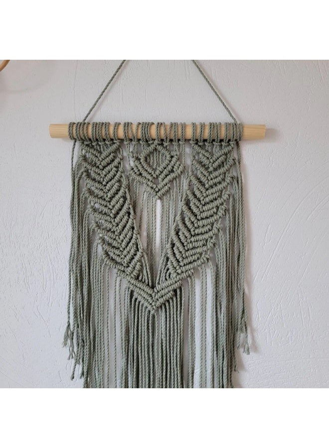 Antikiano A handmade macrame piece made of cotton threads. It has a simple and beautiful design that adds a special decorative touch to any room. Perfect for hanging on the wall in bedrooms or living rooms, and makes a lovely gift for handmade item lovers. - Image 3