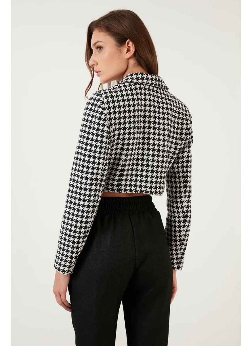 Lela Houndstooth Patterned Buttoned Slim Fit Crop Jacket Women's Jacket 611C007