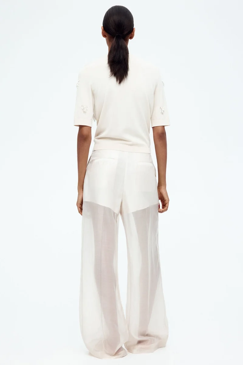 اتش اند ام بلوزة مزخرفة بالخرز