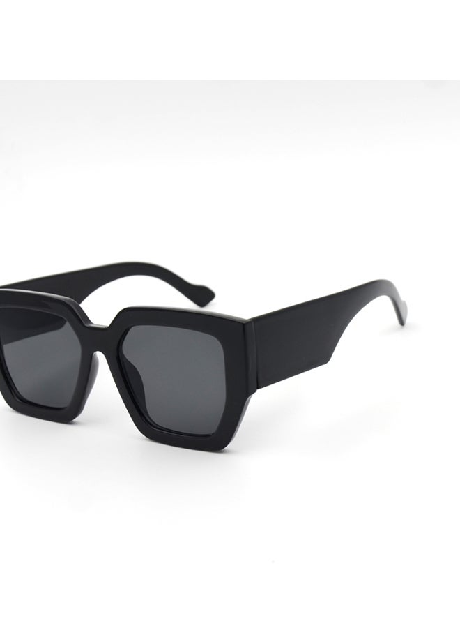 MADEYES نظارات شمسية للنساء لحماية من الأشعة فوق البنفسجية EE9P642-1 - أسود - Image 2