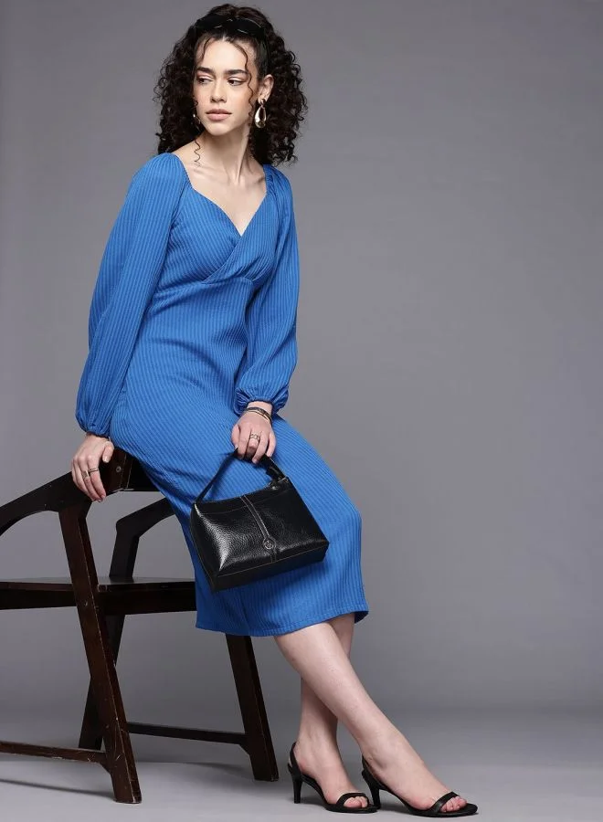 Women Regular Fit Textured Sweetheart Neck Long Sleeve Midi Dress