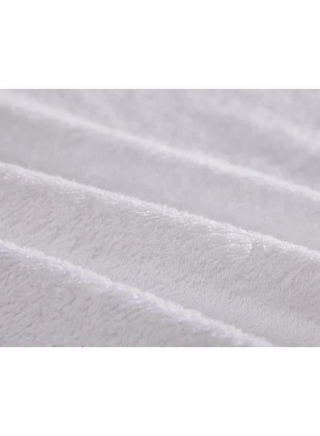 ماماز جيفت تم تصميم واقي المرتبة متوسط الحجم من ماماز جيفت، وهو حصيرة ناعمة مقاومة للماء للتدريب على استخدام المرحاض لمساعدتك أنت وطفلك الصغير على التغلب على ضغوط التدريب على استخدام المرحاض في الليل. - Image 3