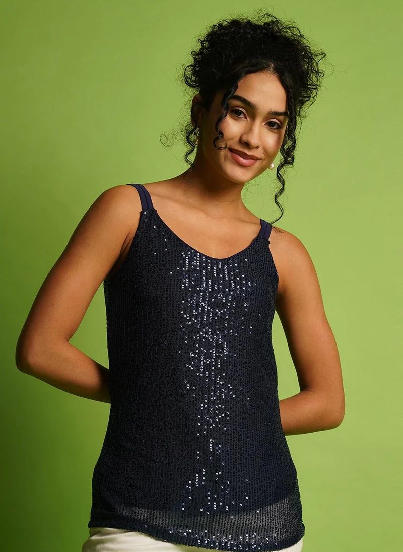 جلو باص بلوزة نسائية جلوبس بحمالات مزينة بالترتر