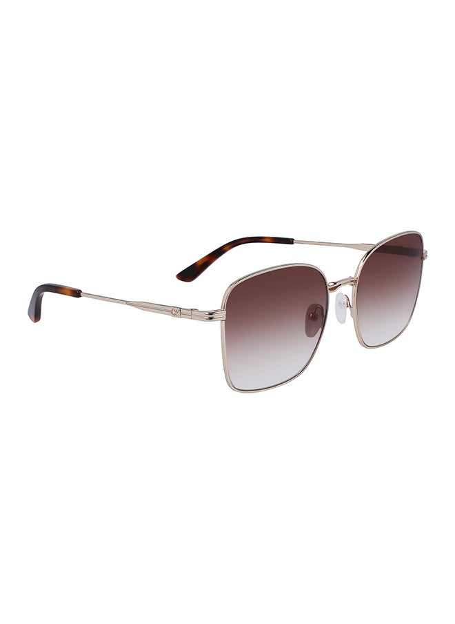 CALVIN KLEIN نظارة شمسية للنساء مستطيلة - CK23100S-717-5618 - مقاس العدسة: 56 ملم  - Image 4