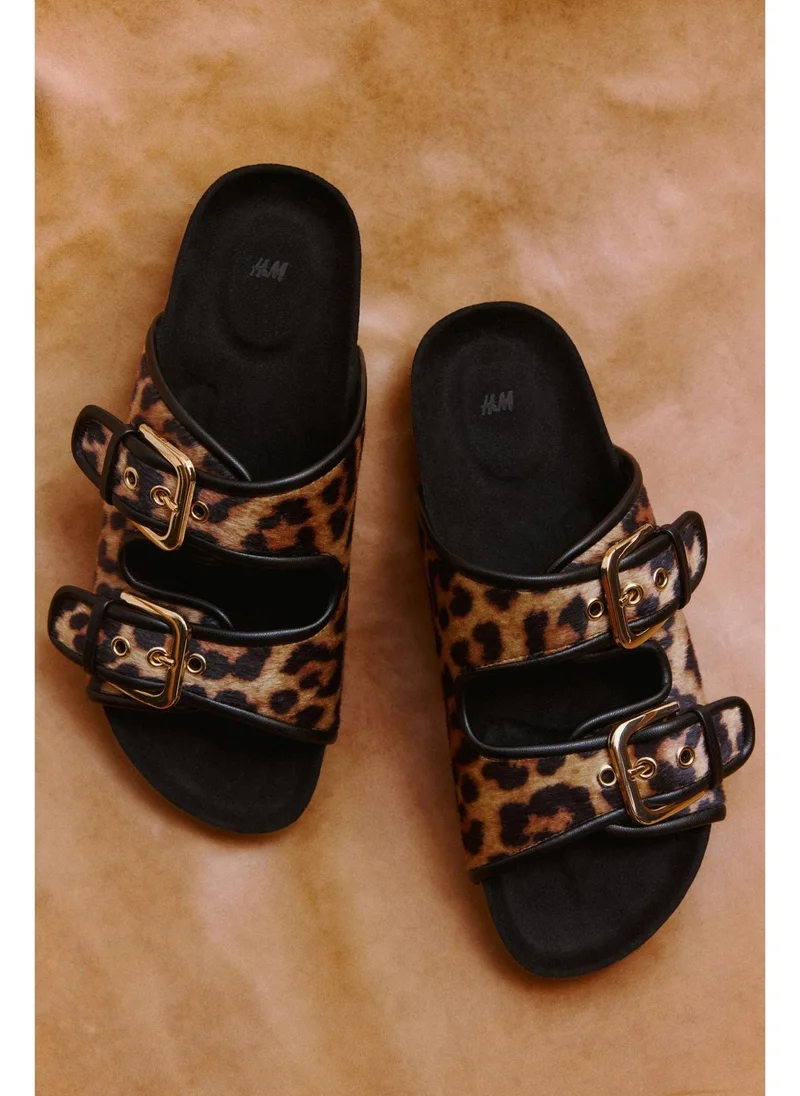 اتش اند ام Sandals