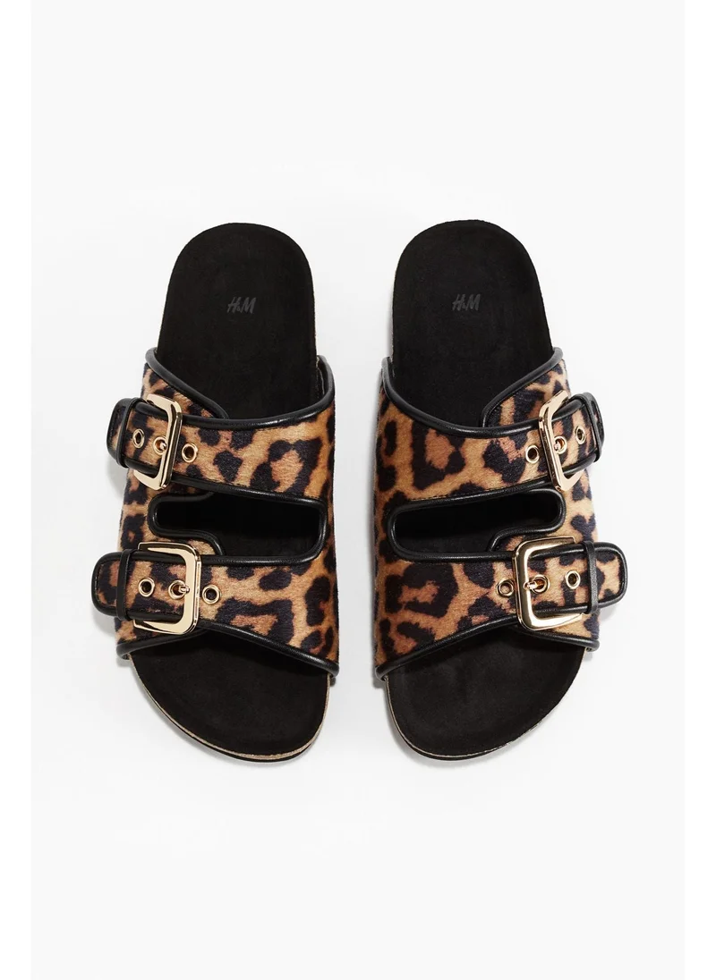 اتش اند ام Sandals