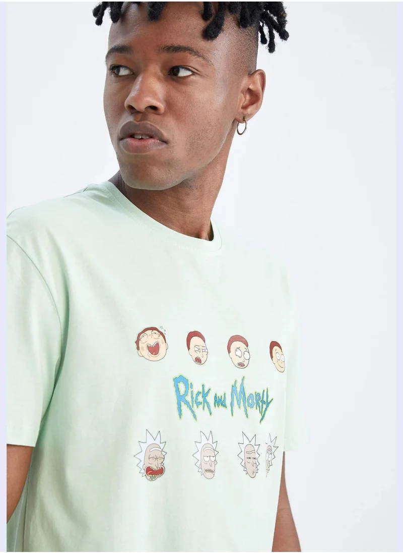 DeFacto Regular Fit Short Sleeve Rick And Morty Print Pyjama Set
