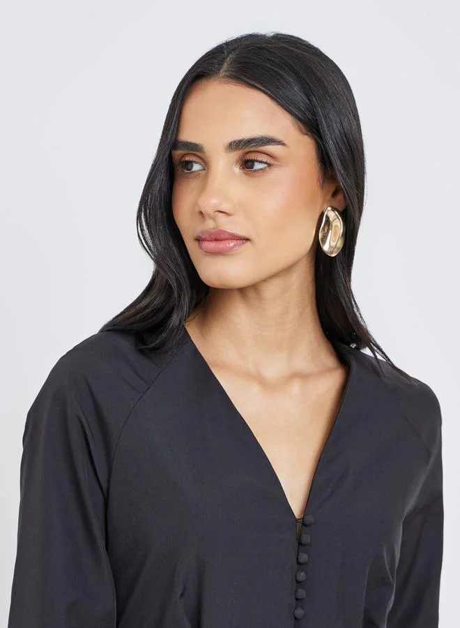 Styli Styli Solid Balloon Sleeve Buttoned Blouse