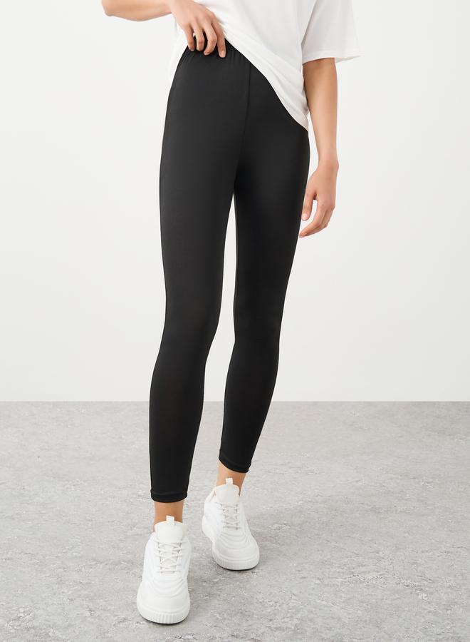 تايك تو طقم تي شيرت وبنطلون ليجنز بطبعة خلفية - Image 5