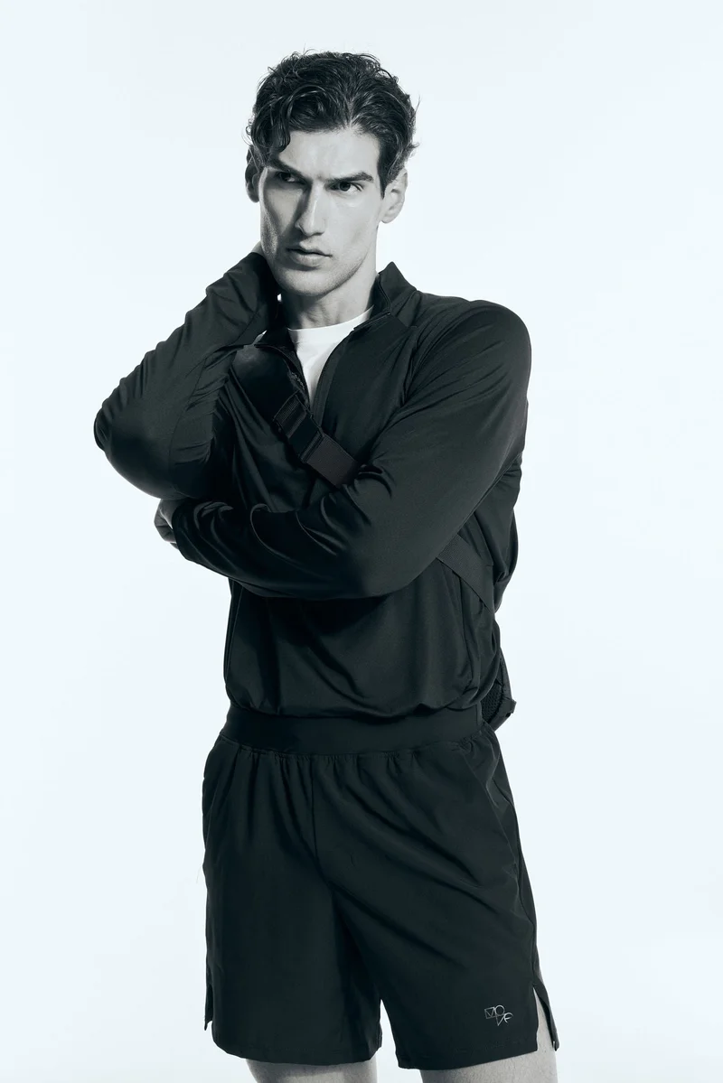 اتش اند ام شورت للركض بطول متوسط من نسيج دراي موف™