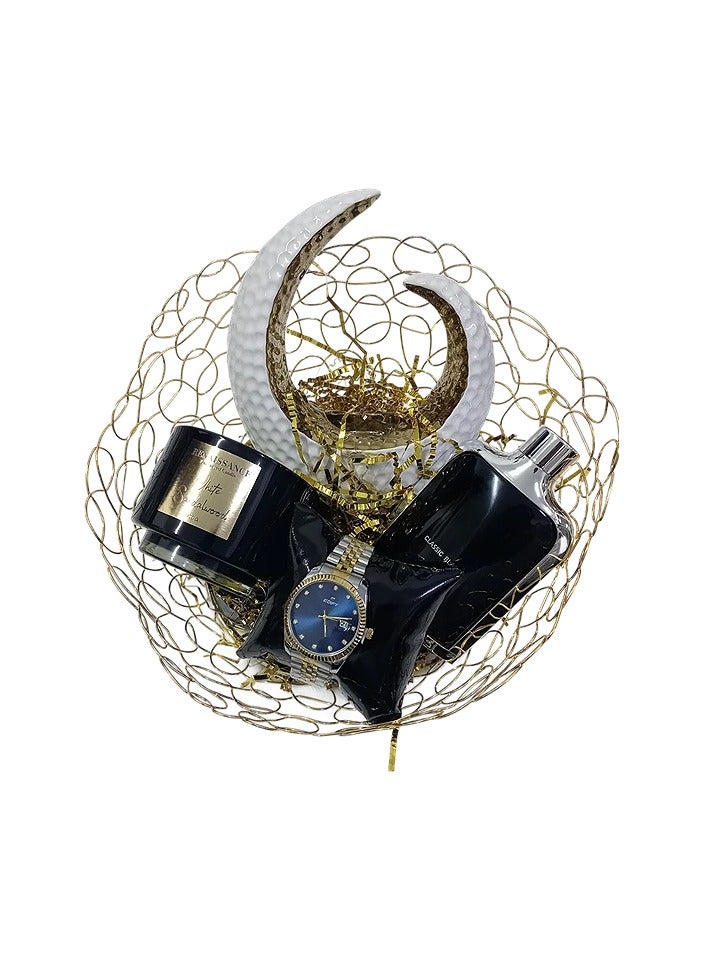 سلة هدايا فاخرة بطابع أسود تحتوي على ساعة، عطر، شمعة عطرية وحامل سيراميك ذهبي  - Image 1