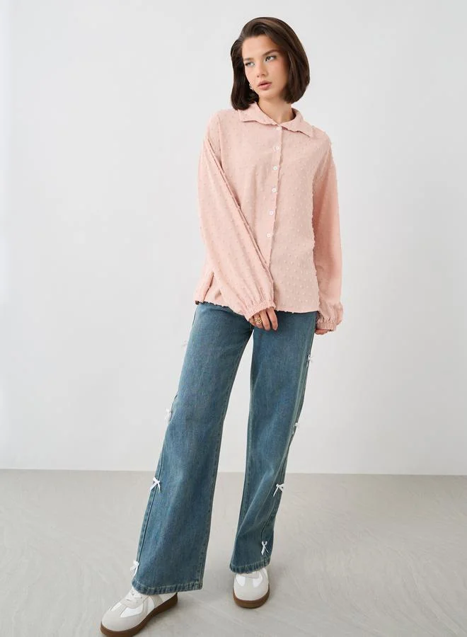 تايك تو قميص بأزرار وأكمام بالون منقوش