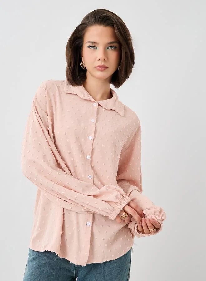 تايك تو قميص بأزرار وأكمام بالون منقوش