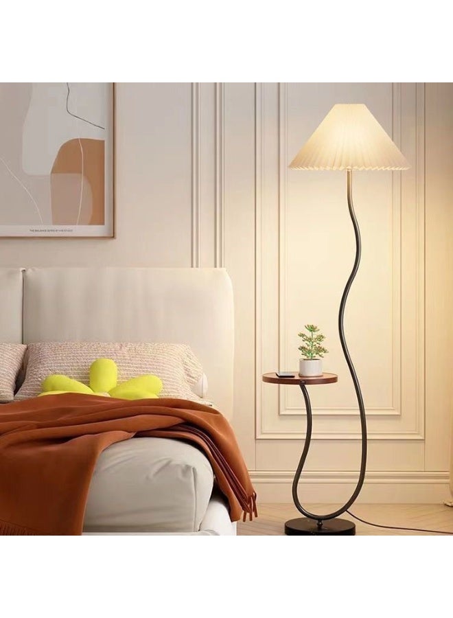 عالية الجودة مصباح طاولة أرضي عصري بتقنية LED مع أرفف، مصباح قائم مبتكر بثلاثة ألوان قابلة للتبديل، مع طاولة لغرفة المعيشة أو غرفة النوم، مزود بغطاء مصباح من القماش المطوي. - Image 1
