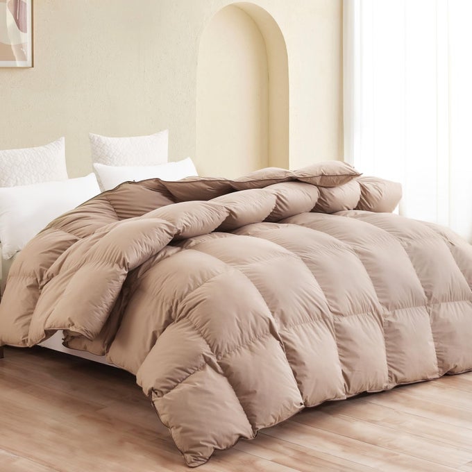 PREMIUM DOWN COMFORTER QUEEN SIZE LUXURIOUS ALL SEASON DUVET INSERT WITH COTTON BLENDED FABRIC 37OZ FILL WEIGHT 3D BAFFLE BOX DESIGN HOTEL BEDDING COMFORTER KHAKI90X90
