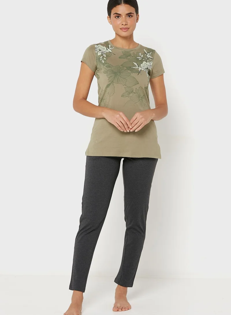 Sweet Dreams Round Neck Graphic T-Shirt & Pyjama Set