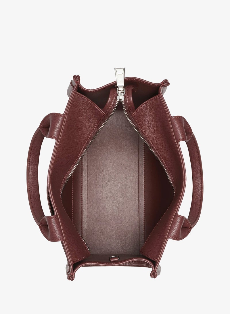 دكني حقيبة يد علوية بشعار باولا - Image 5